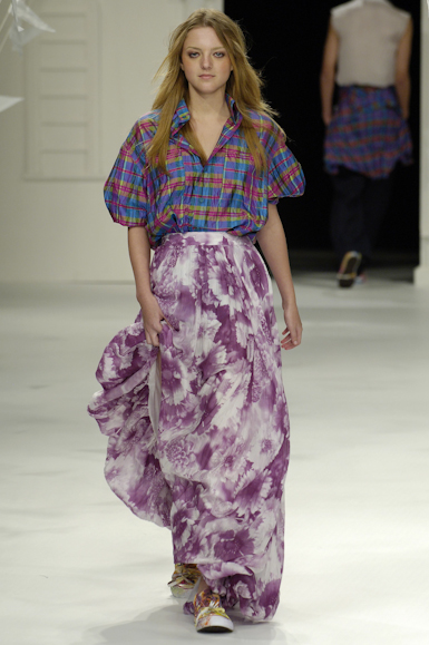 desfiles-gracaottoni-rioverao2006rtw-123