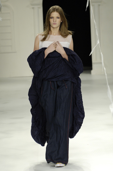 desfiles-gracaottoni-rioverao2006rtw-128
