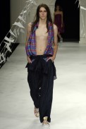 desfiles-gracaottoni-rioverao2006rtw-129