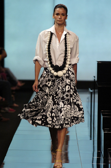 desfiles-lenny-rioverao2006rtw-104