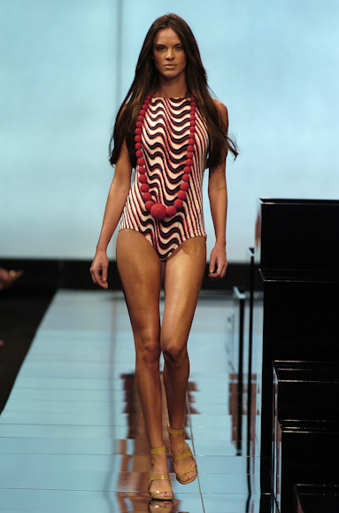desfiles-lenny-rioverao2006rtw-128