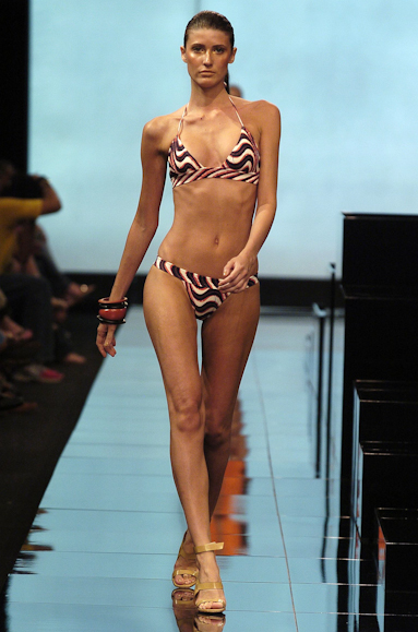 desfiles-lenny-rioverao2006rtw-130