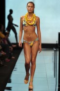 desfiles-lenny-rioverao2006rtw-132