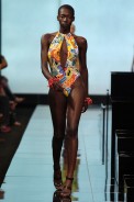 desfiles-lenny-rioverao2006rtw-133