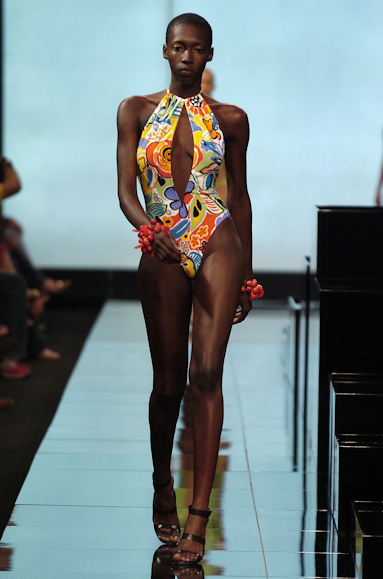 desfiles-lenny-rioverao2006rtw-133