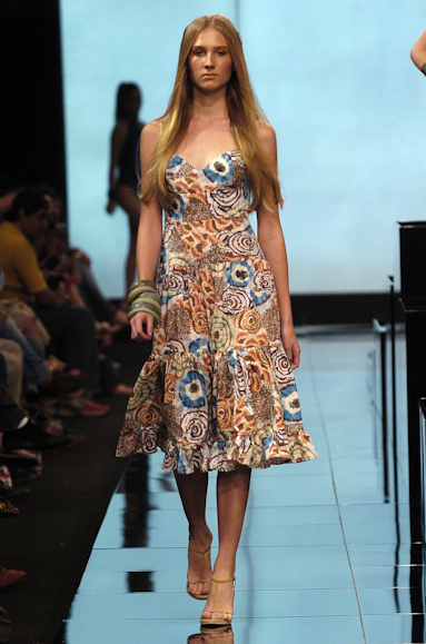 desfiles-lenny-rioverao2006rtw-139