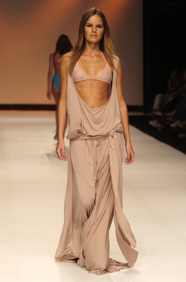 desfiles-luizabonadimam-rioverao2006rtw-102