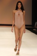 desfiles-luizabonadimam-rioverao2006rtw-110