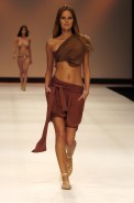 desfiles-luizabonadimam-rioverao2006rtw-114