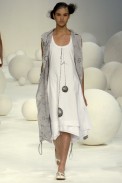 desfiles-mariabonita-rioverao2006rtw-101