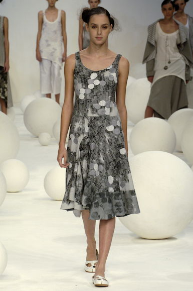 desfiles-mariabonita-rioverao2006rtw-110