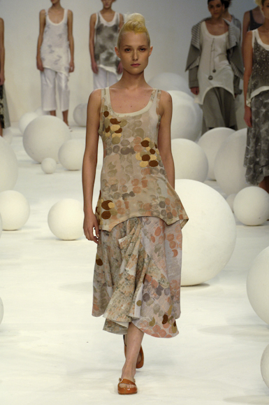desfiles-mariabonita-rioverao2006rtw-113