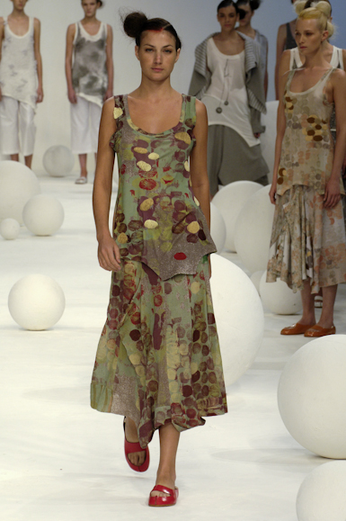 desfiles-mariabonita-rioverao2006rtw-116