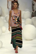 desfiles-mariabonita-rioverao2006rtw-124