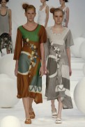 desfiles-mariabonita-rioverao2006rtw-126