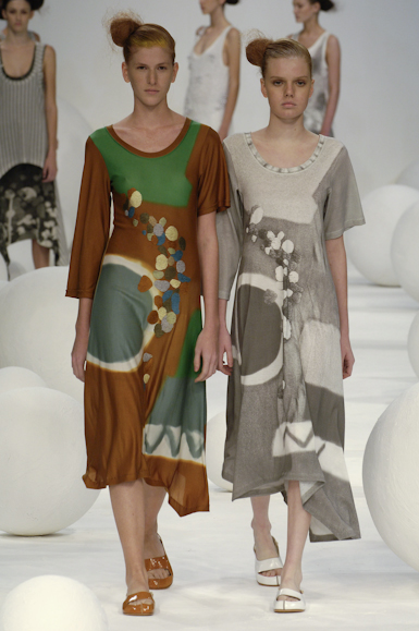 desfiles-mariabonita-rioverao2006rtw-126