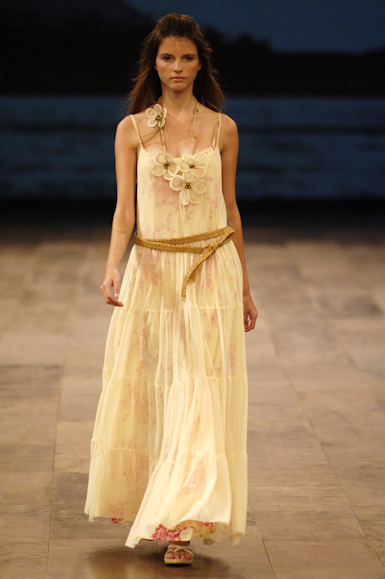 desfiles-mariabonitaextra-rioverao2006rtw-101