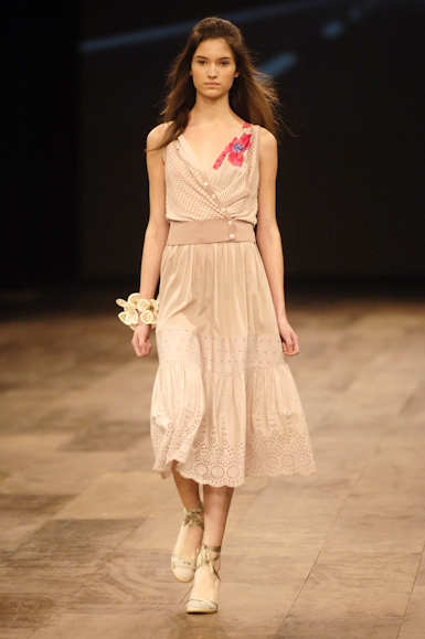 desfiles-mariabonitaextra-rioverao2006rtw-108