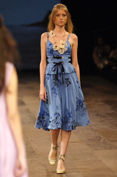 desfiles-mariabonitaextra-rioverao2006rtw-110