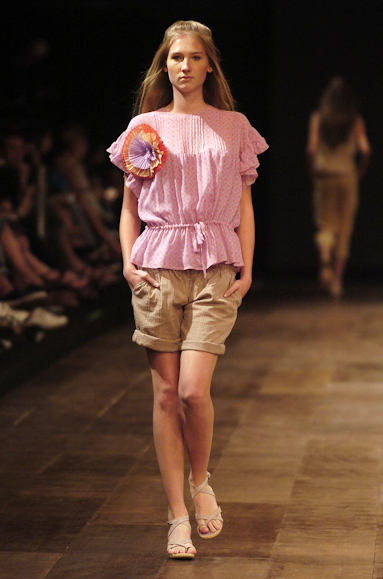 desfiles-mariabonitaextra-rioverao2006rtw-118