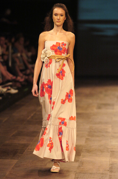 desfiles-mariabonitaextra-rioverao2006rtw-119