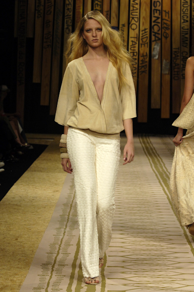 desfiles-patriciavieira-rioverao2006rtw-101