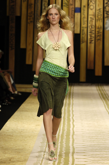 desfiles-patriciavieira-rioverao2006rtw-105