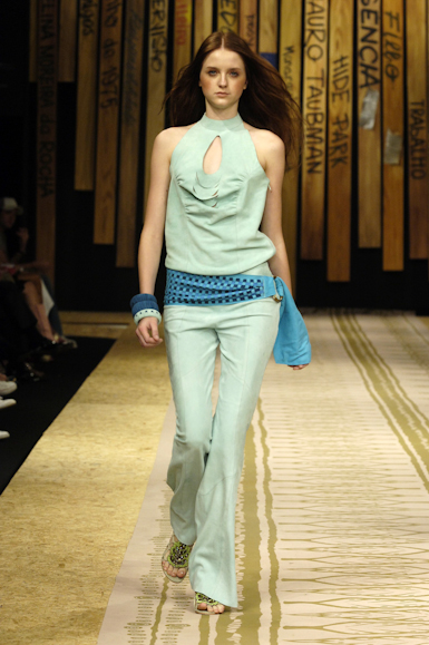 desfiles-patriciavieira-rioverao2006rtw-112