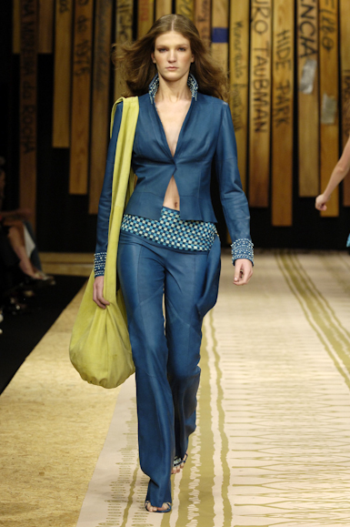 desfiles-patriciavieira-rioverao2006rtw-113
