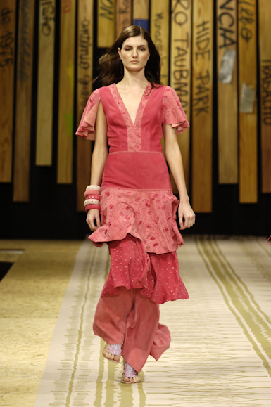 desfiles-patriciavieira-rioverao2006rtw-119