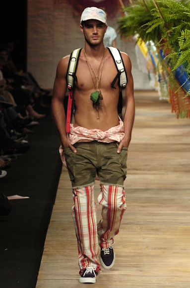 desfiles-redley-rioverao2006rtw-101