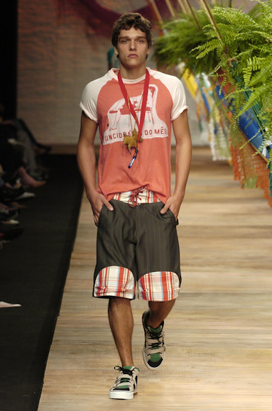 desfiles-redley-rioverao2006rtw-117