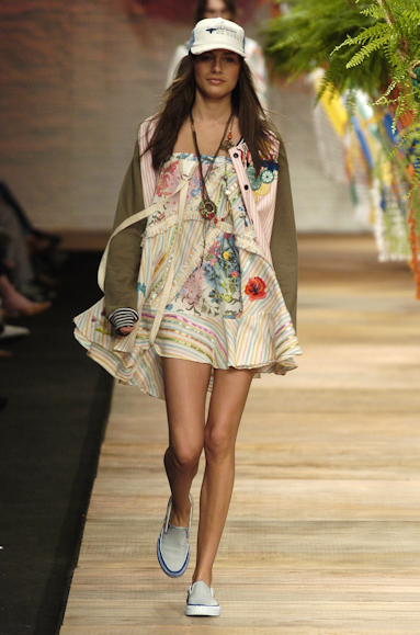 desfiles-redley-rioverao2006rtw-128