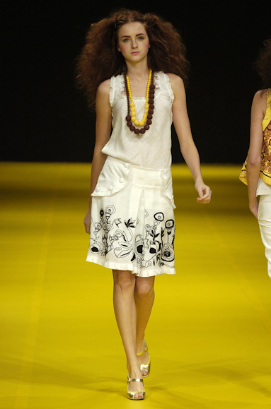desfiles-zigfred-rioverao2006rtw-103