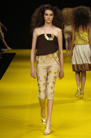 desfiles-zigfred-rioverao2006rtw-110