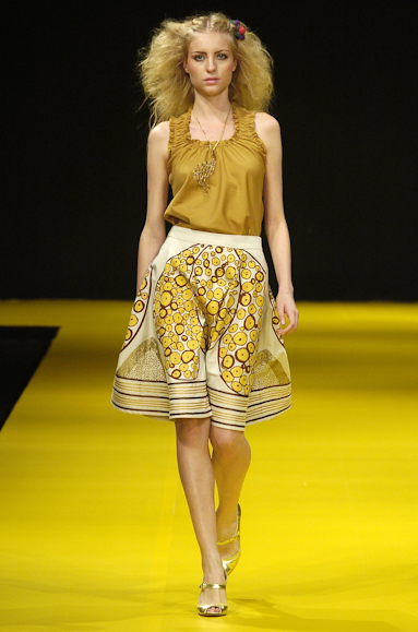 desfiles-zigfred-rioverao2006rtw-111