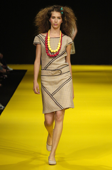 desfiles-zigfred-rioverao2006rtw-116