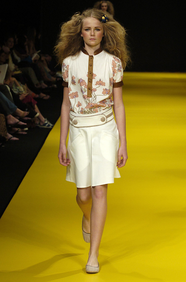 desfiles-zigfred-rioverao2006rtw-120
