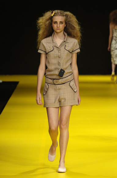 desfiles-zigfred-rioverao2006rtw-121