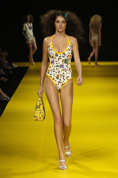 desfiles-zigfred-rioverao2006rtw-123