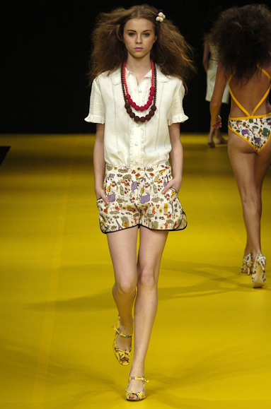 desfiles-zigfred-rioverao2006rtw-124