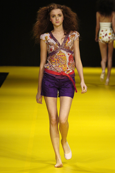 desfiles-zigfred-rioverao2006rtw-128