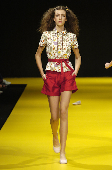 desfiles-zigfred-rioverao2006rtw-129
