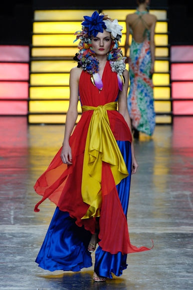 desfiles-andrelima-saopauloverao2006rtw-102