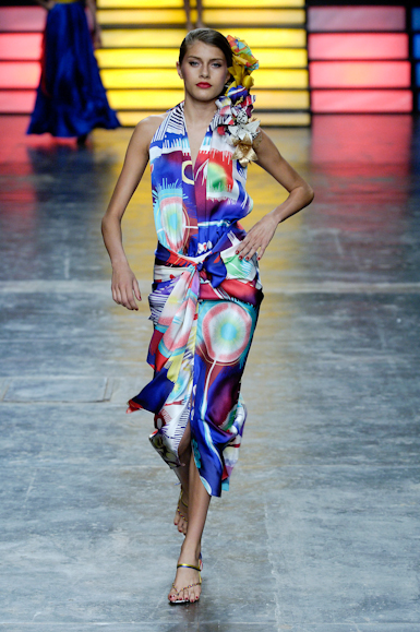 desfiles-andrelima-saopauloverao2006rtw-103