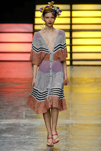 desfiles-andrelima-saopauloverao2006rtw-116