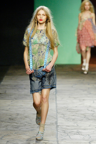 desfiles-cavalera-saopauloverao2006rtw-117