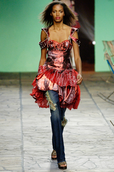 desfiles-cavalera-saopauloverao2006rtw-120