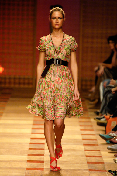 desfiles-cori-saopauloverao2006rtw-103
