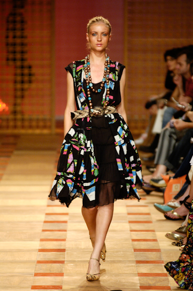 desfiles-cori-saopauloverao2006rtw-120